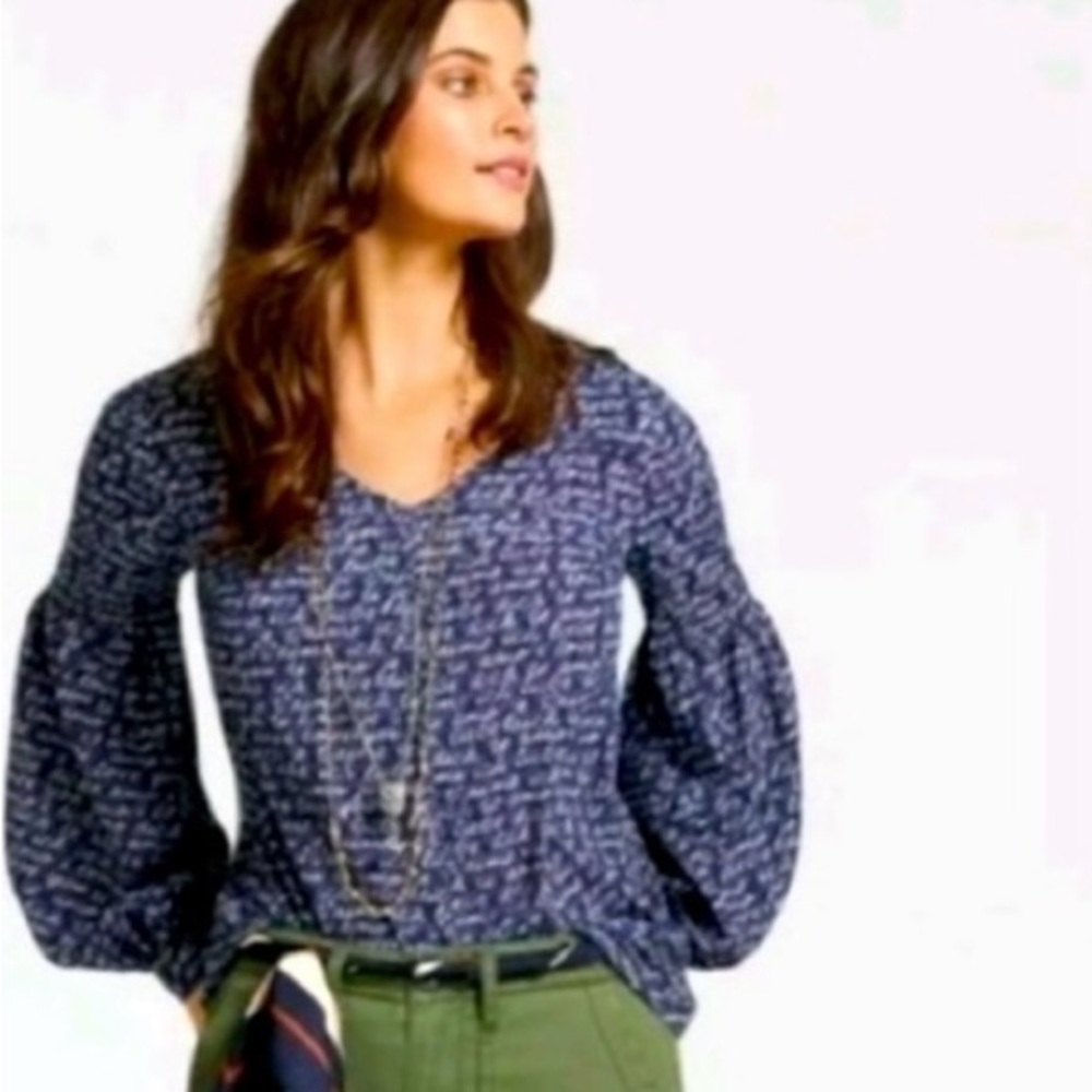 CAbi Balloon Sleeve V-Neck Blouse‎ Amore Love Script